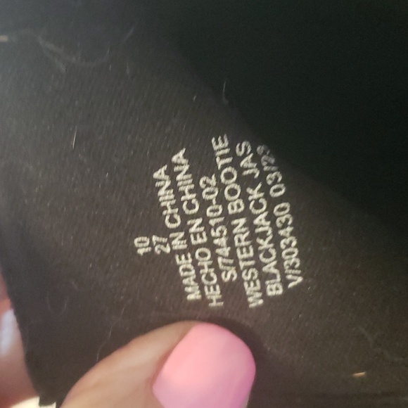 Old navy boots size 10. (Bin 4) - Picture 6 of 6